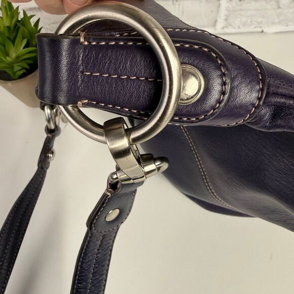 B. Makowsky Buckle Purple Crossbody Leather Bag - Picture 8 of 8